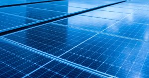 פאנלים סולארים כחולים